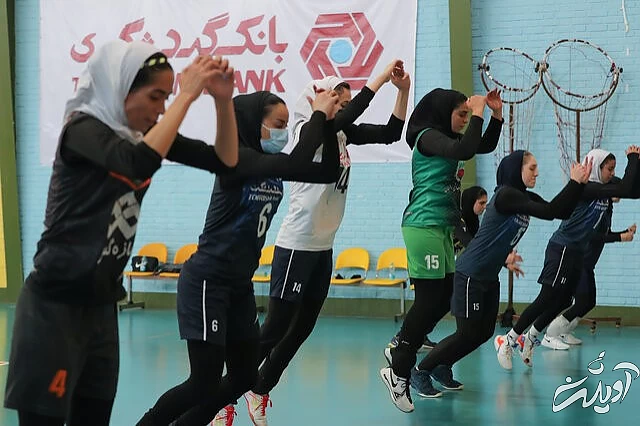 تصاویری عجیب از والیبال زنان/ تیم ملی رنگارنگ شد!